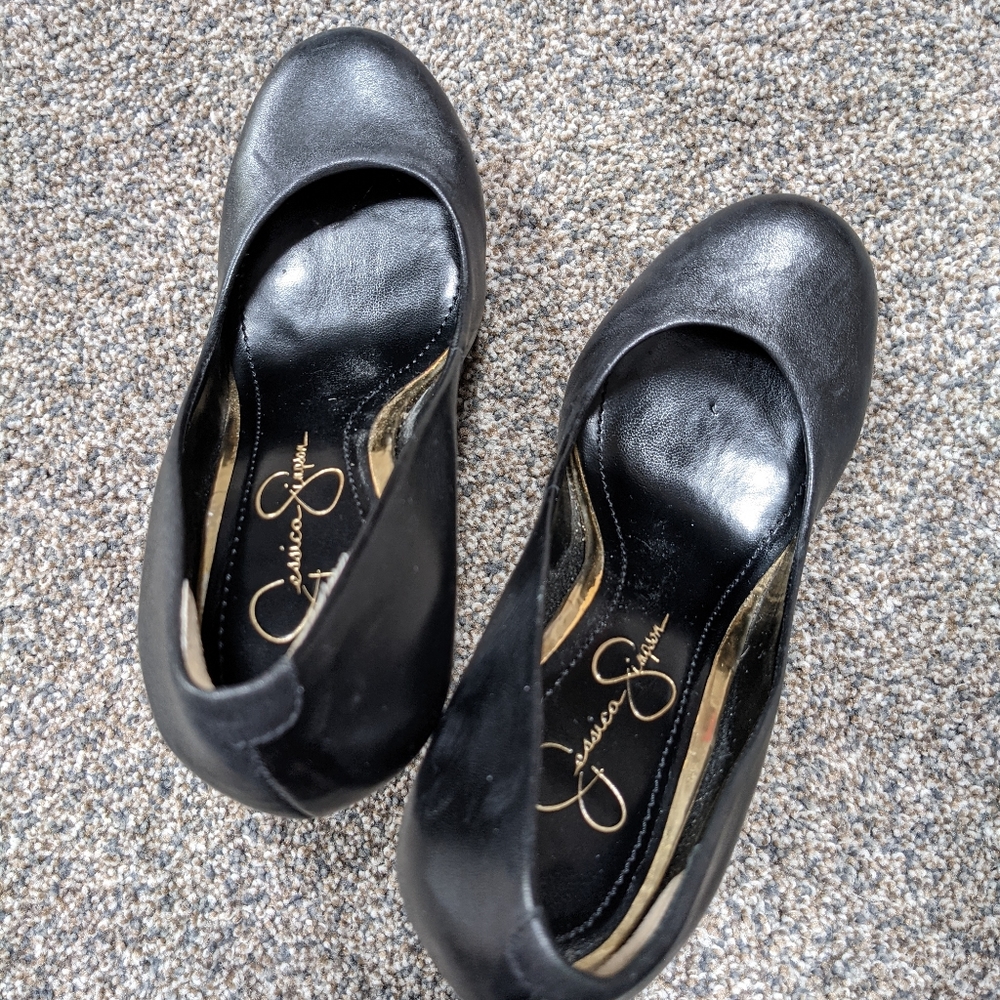 Jessica Simpson Heels - Picture 2 of 6